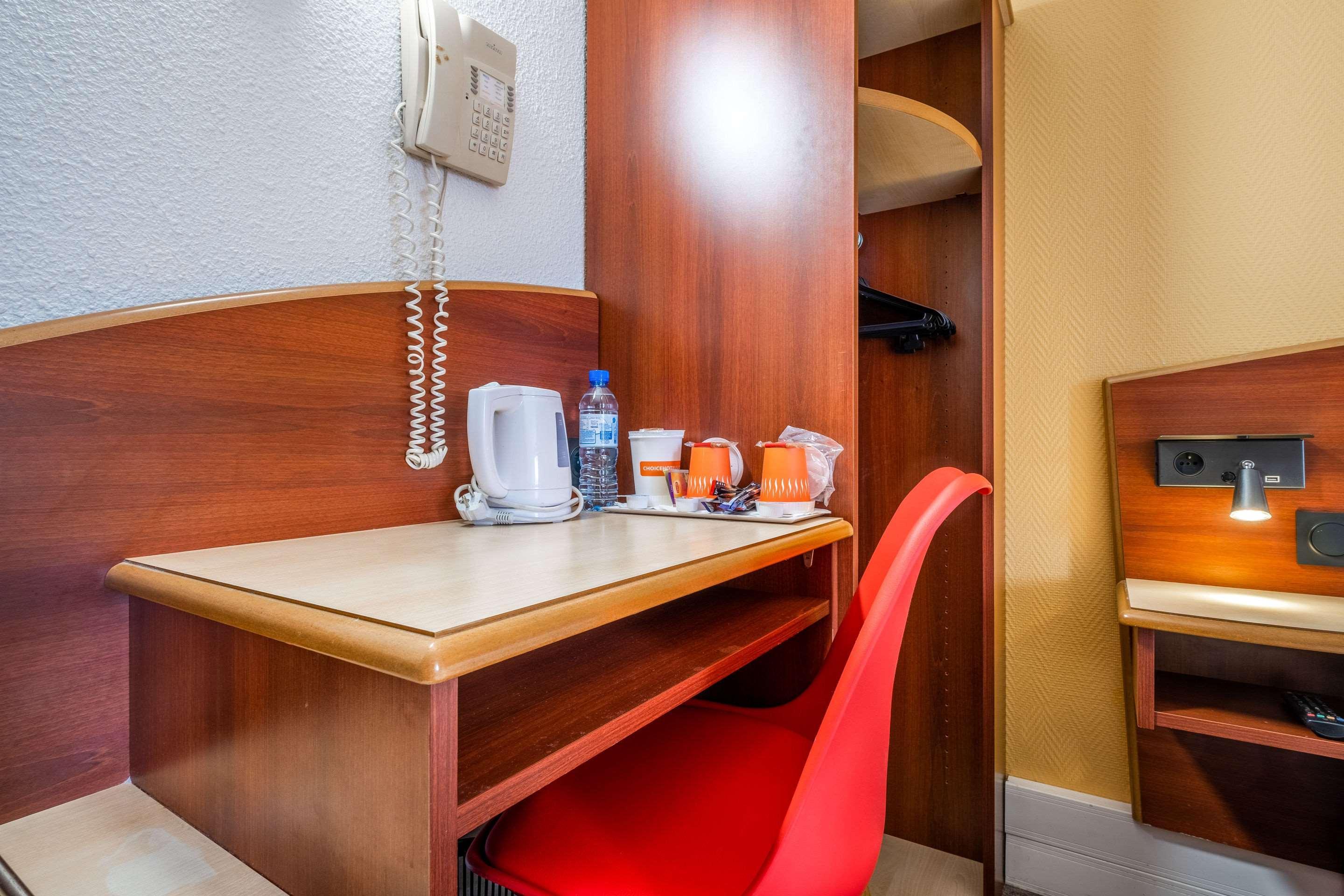 Comfort Hotel Étampes Zewnętrze zdjęcie