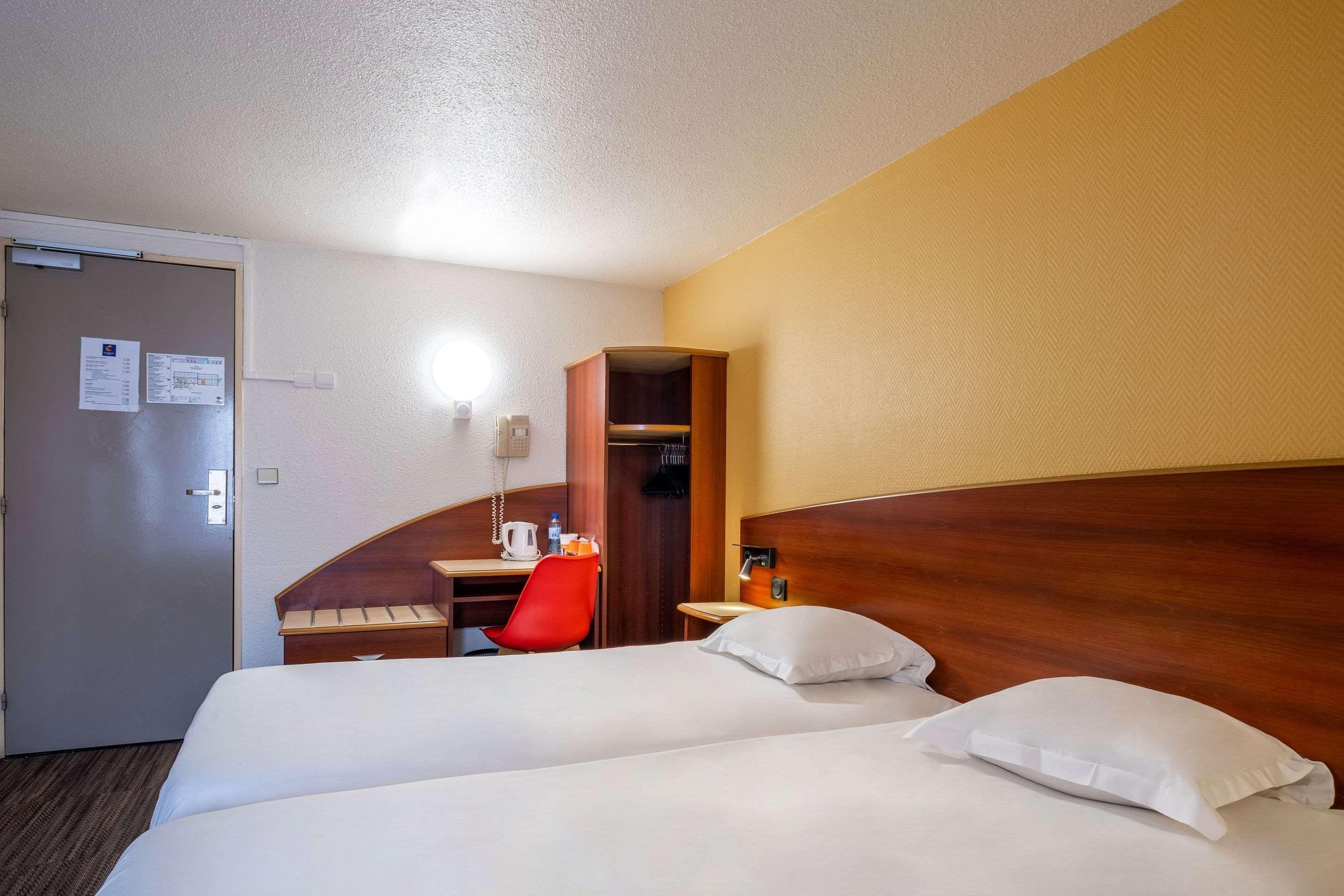 Comfort Hotel Étampes Zewnętrze zdjęcie