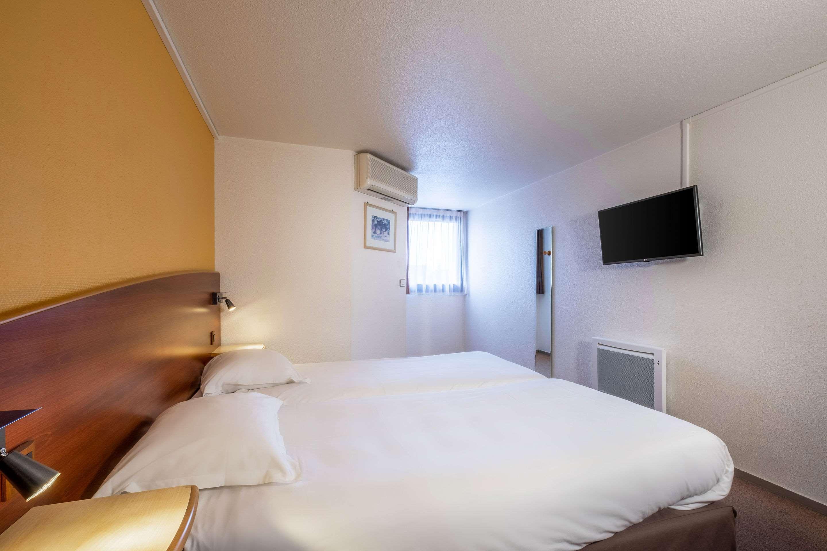 Comfort Hotel Étampes Zewnętrze zdjęcie