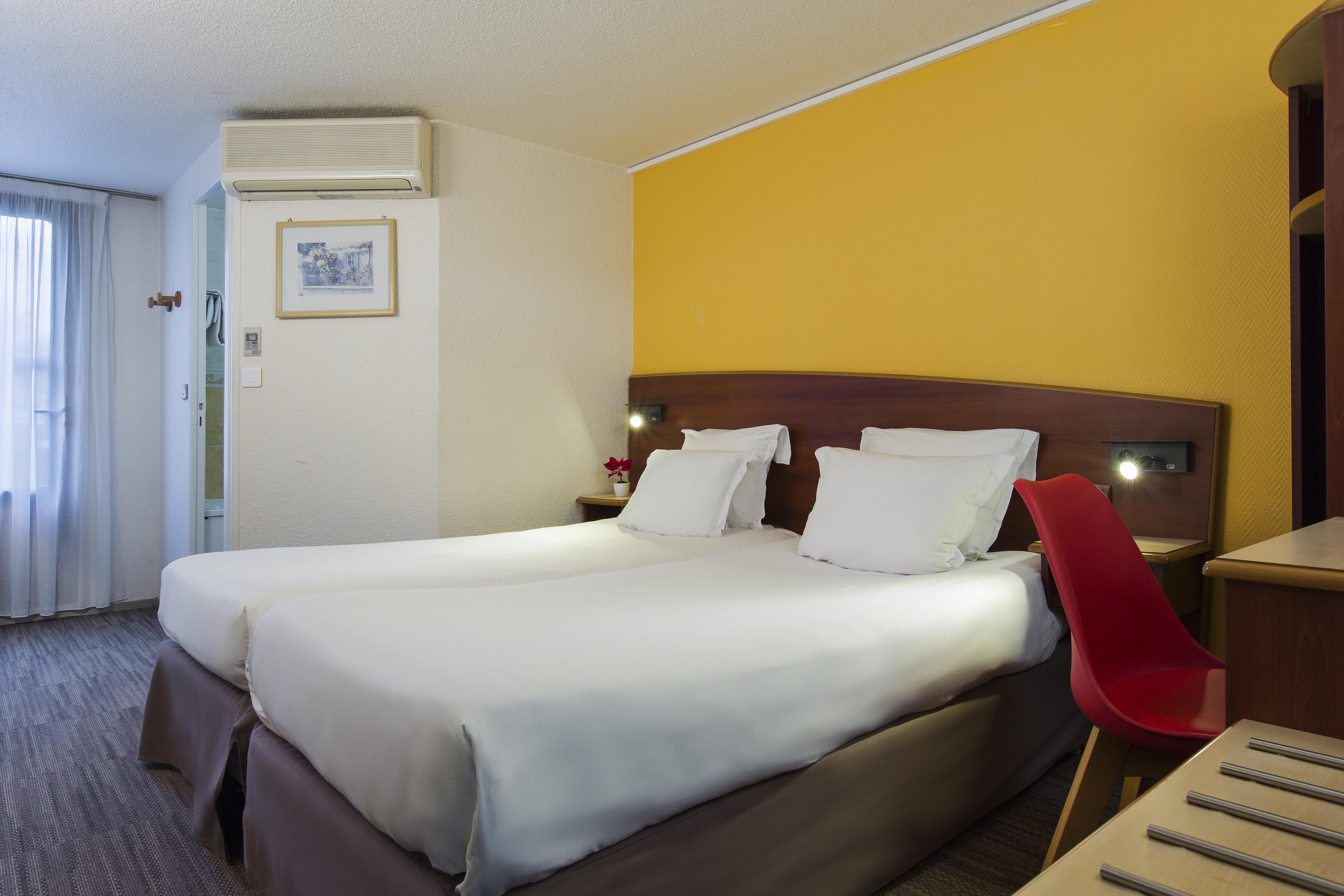Comfort Hotel Étampes Zewnętrze zdjęcie