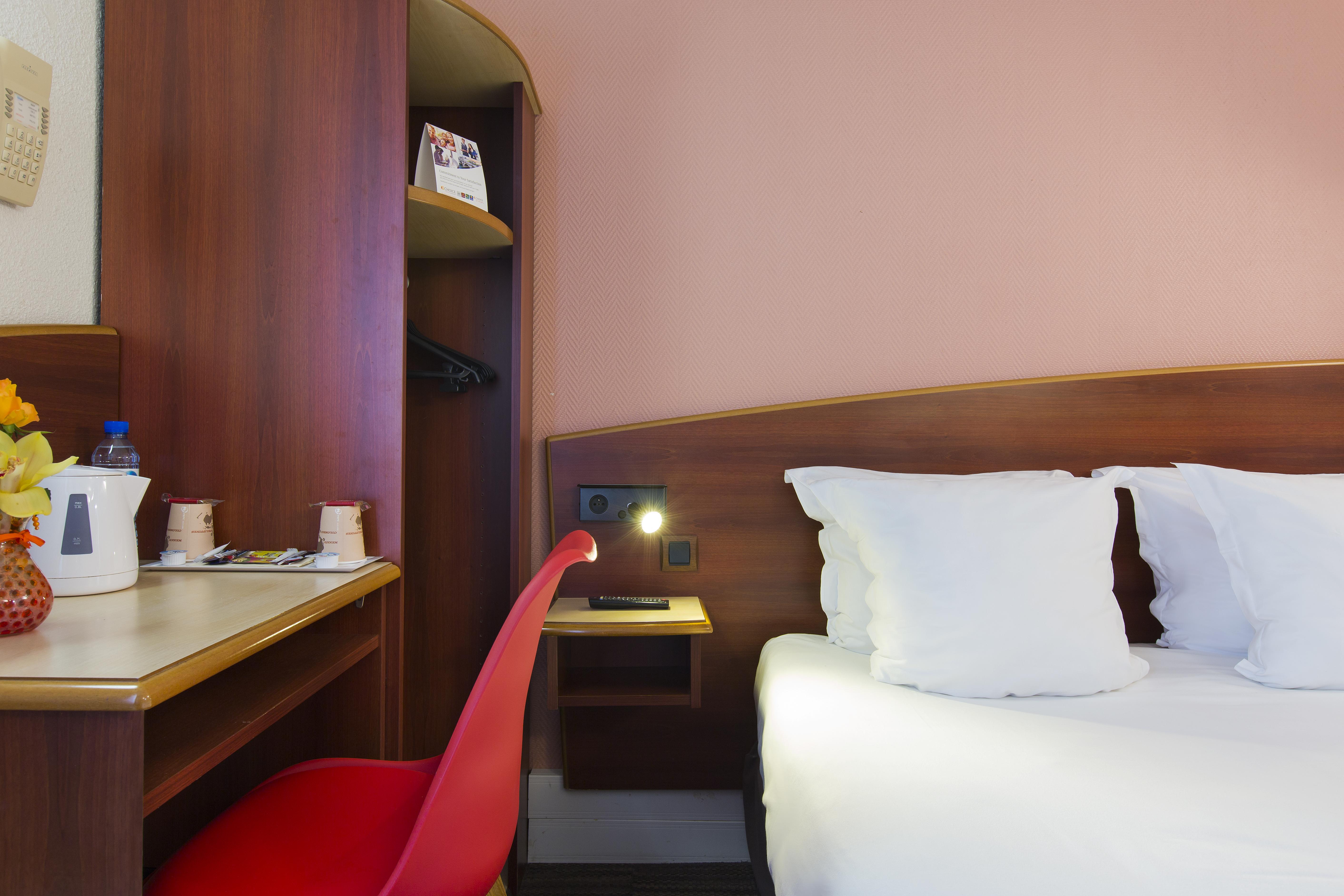 Comfort Hotel Étampes Zewnętrze zdjęcie