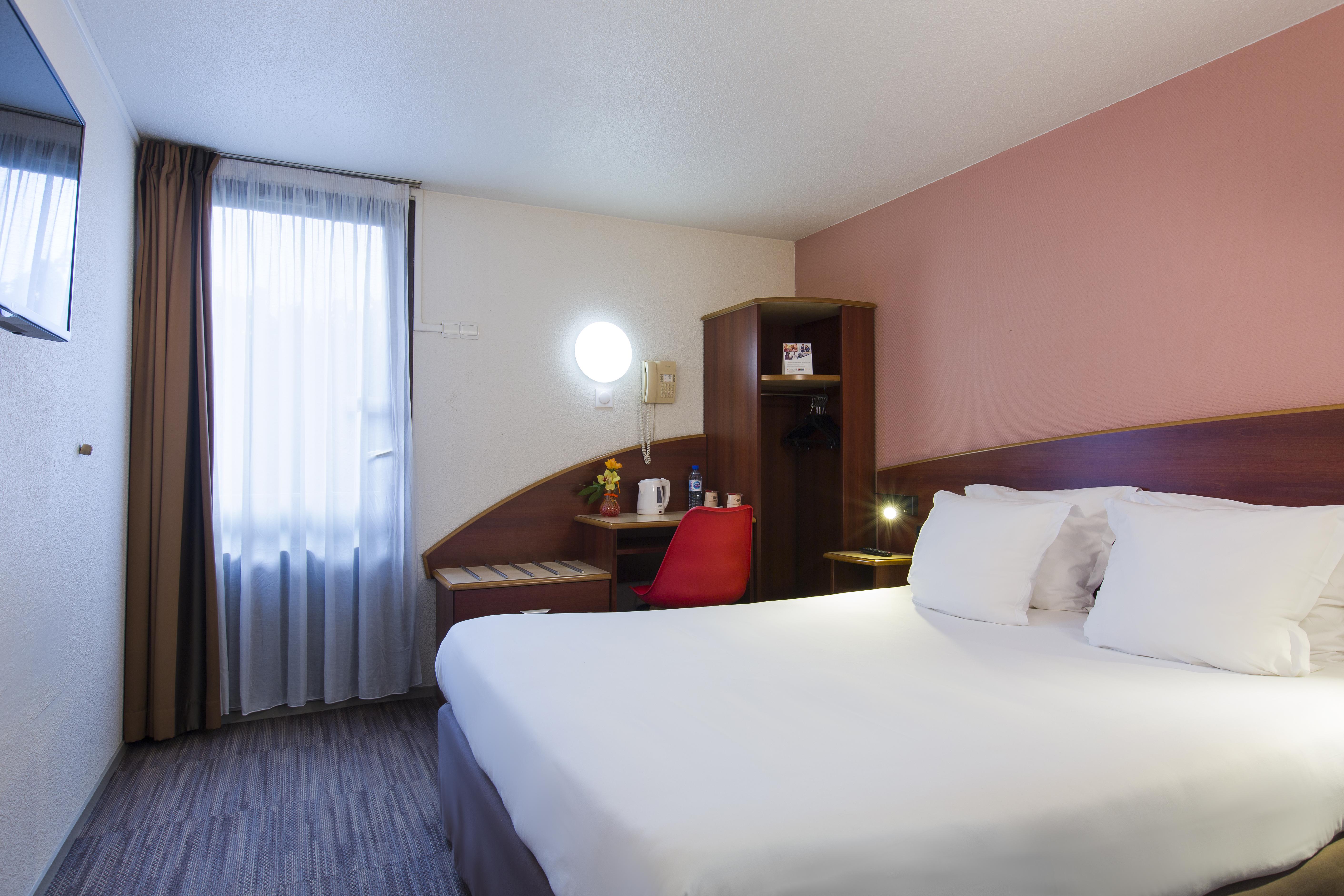 Comfort Hotel Étampes Zewnętrze zdjęcie