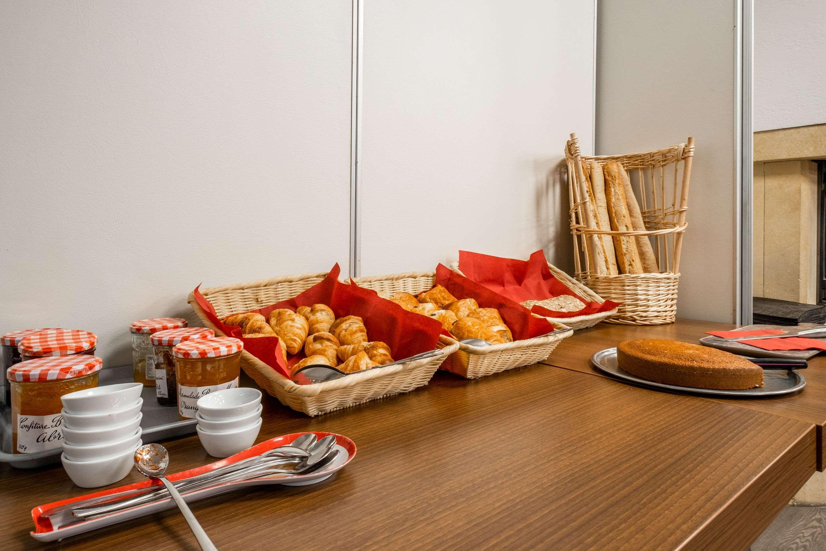 Comfort Hotel Étampes Zewnętrze zdjęcie