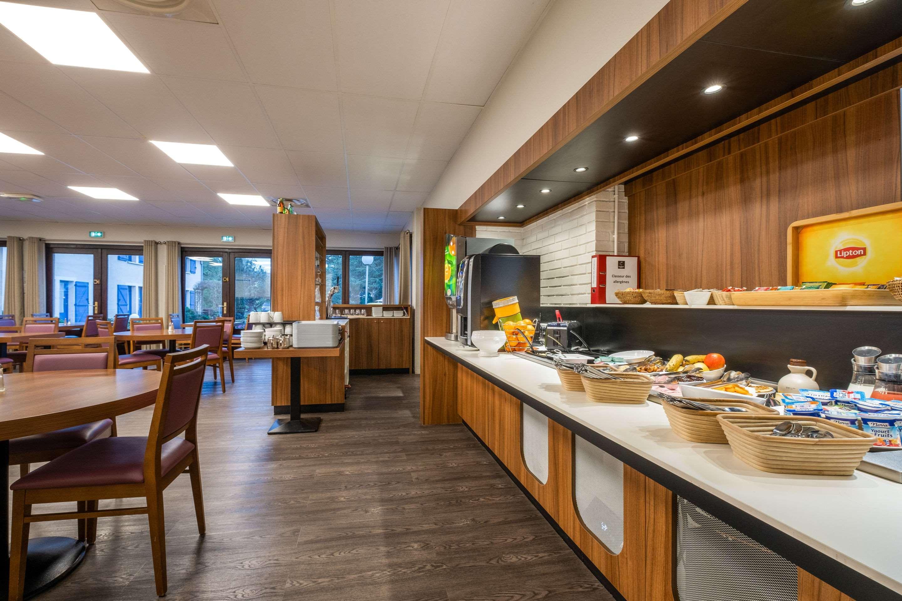 Comfort Hotel Étampes Zewnętrze zdjęcie