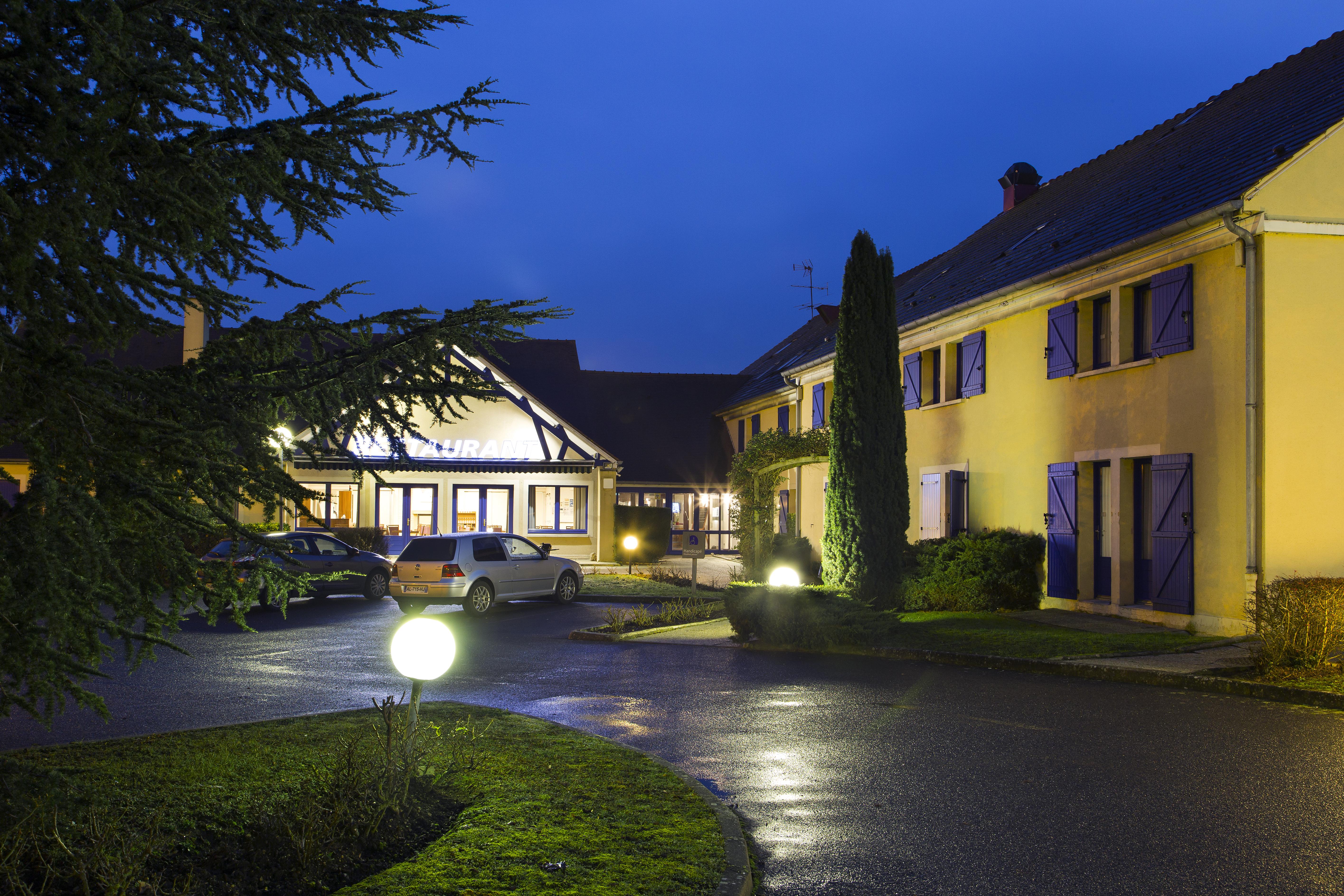 Comfort Hotel Étampes Zewnętrze zdjęcie