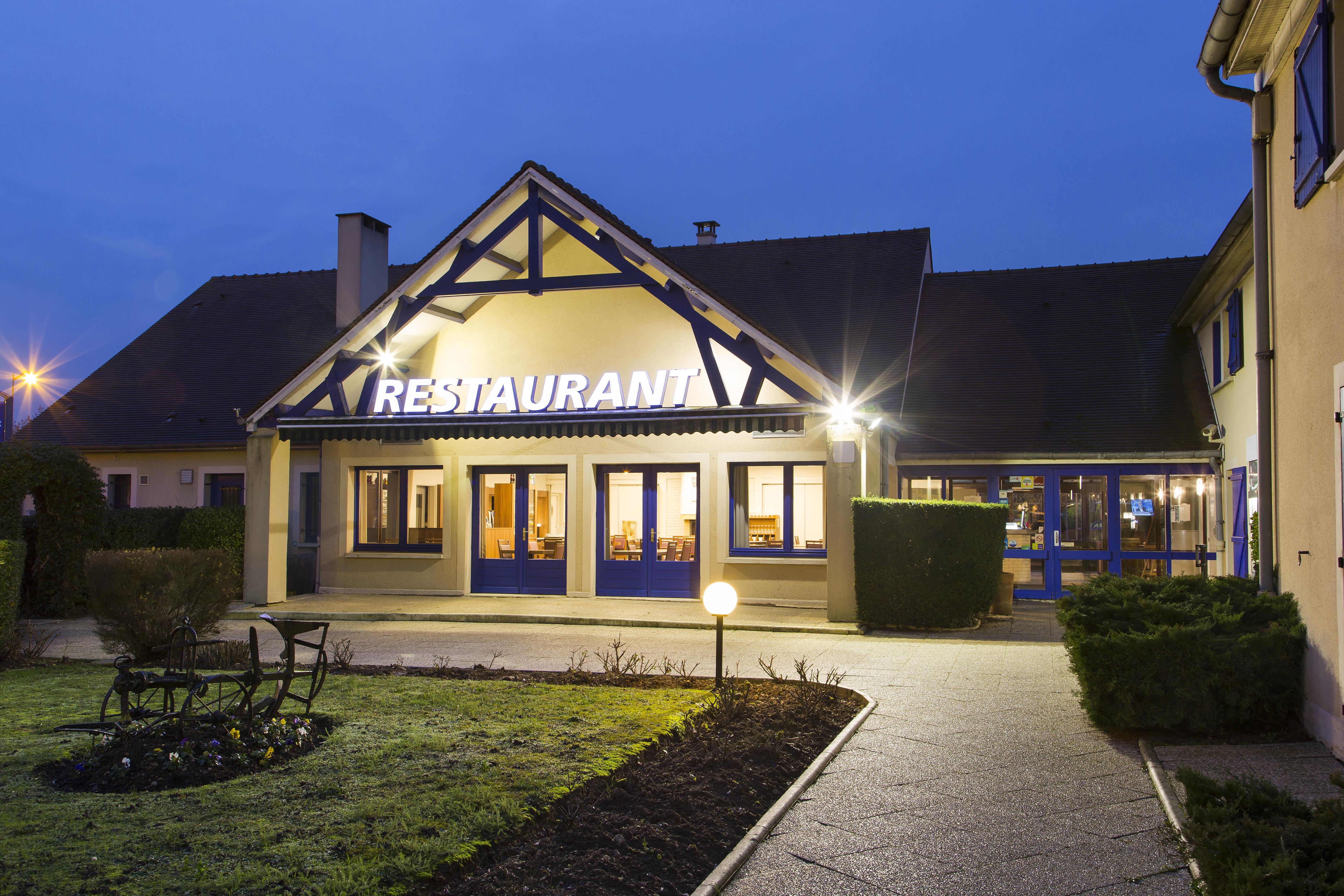 Comfort Hotel Étampes Zewnętrze zdjęcie