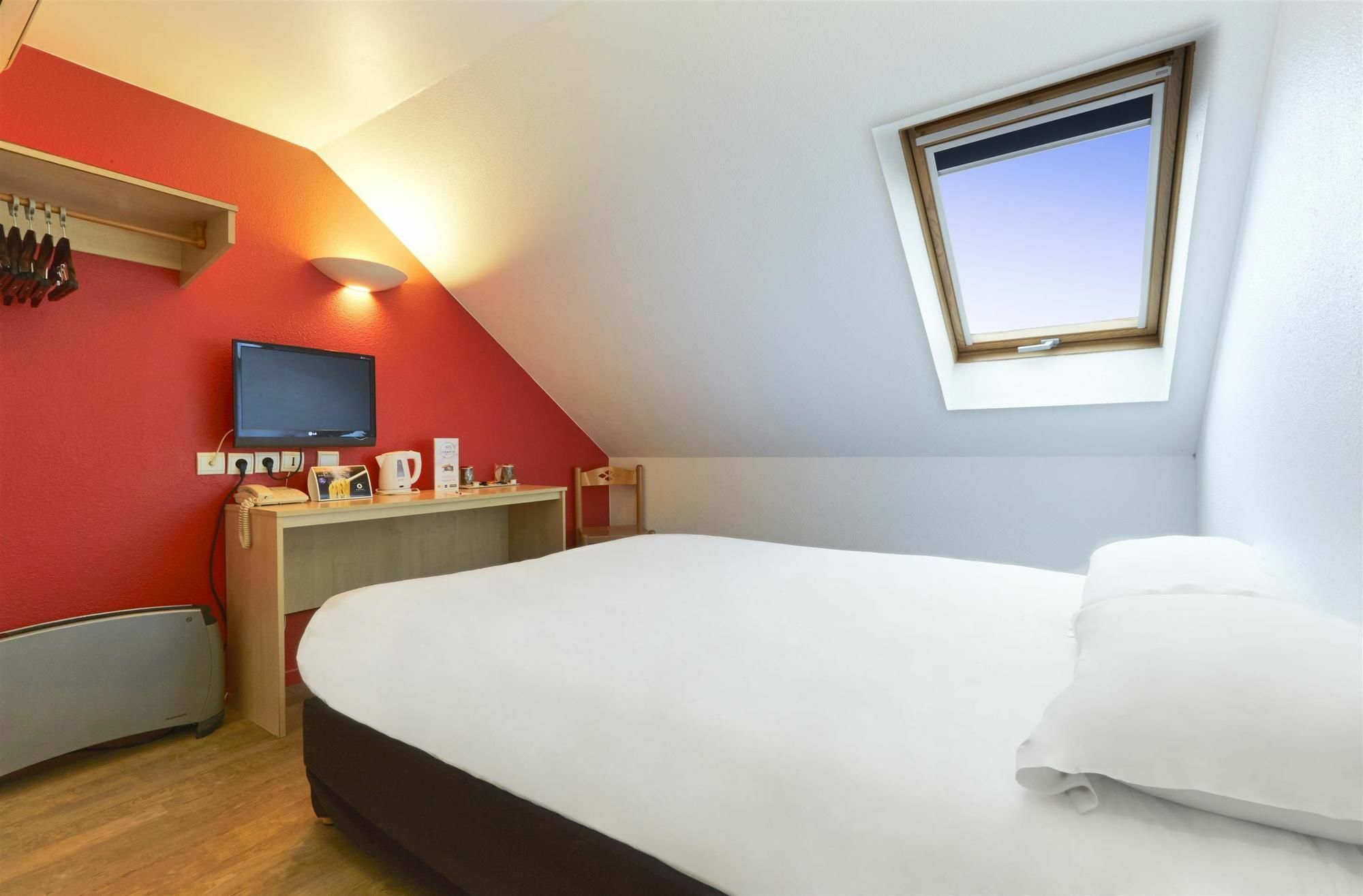 Comfort Hotel Étampes Zewnętrze zdjęcie